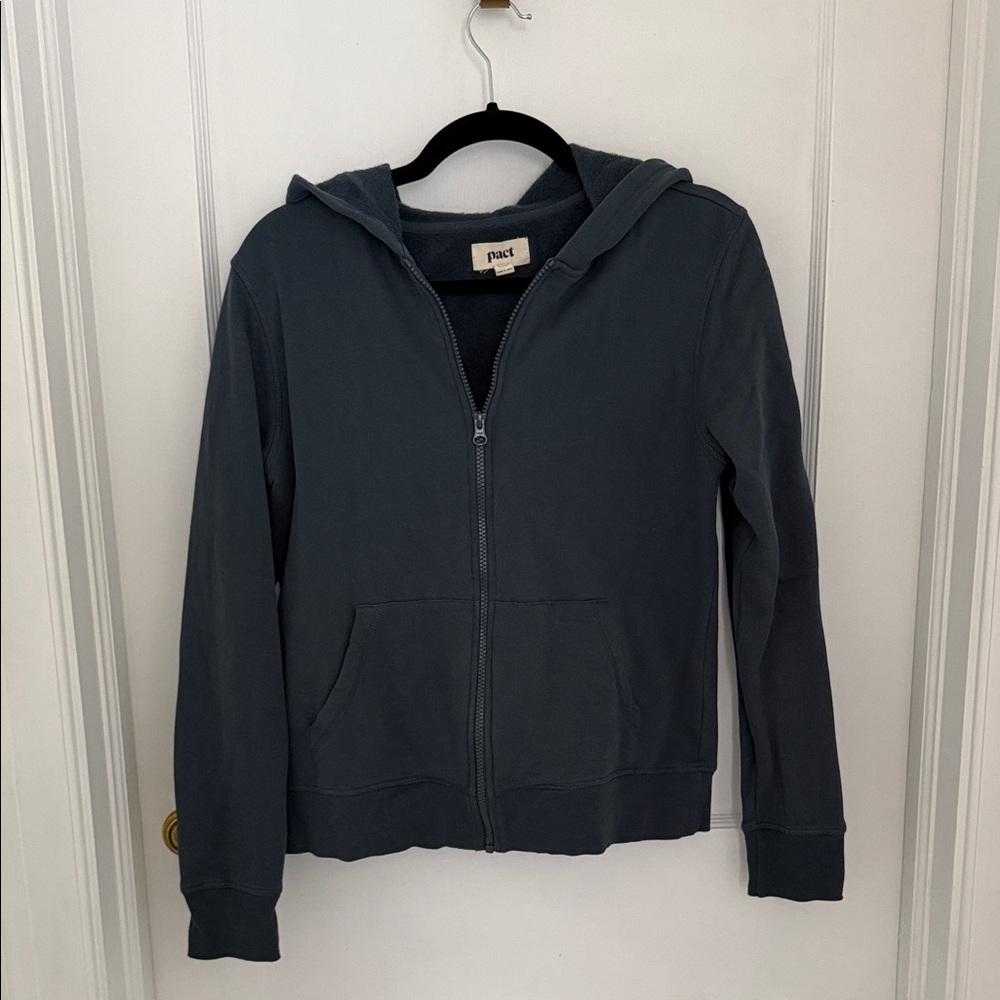 Pact zip up hoodie. Womens M EUC